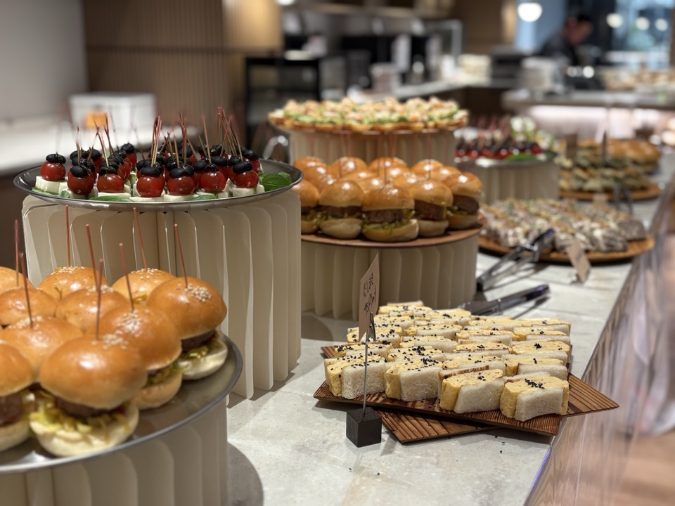 洋食ビュッフェの会場全景